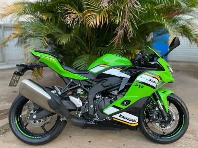 KAWASAKI NINJA ZX-4 RR 2026 COM APENAS 800 KM