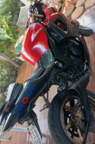 Vendo Kasinski Comet 250 em ótimo estado.
