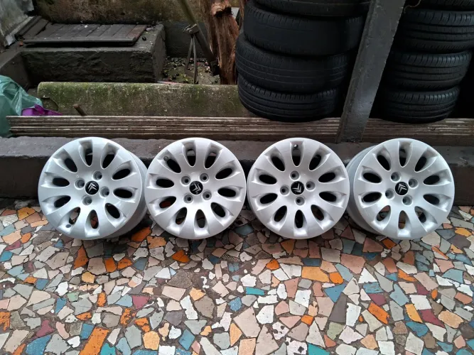 Jogo de rodas de liga leve aro 15/4 furos originais Citroën C3 C4 e outros 