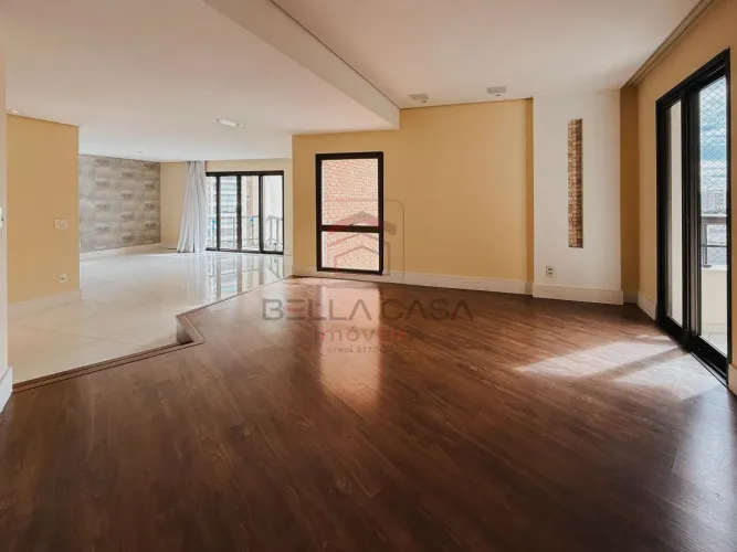 Apartamento na Mooca, 156m2, 03 suítes com sacada, sala para 02 ambientes e 03 vagas de ga