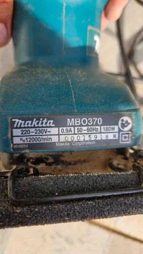 Lixadeira orbital Makita MBO370