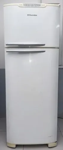 Geladeira Electrolux DFF44 Frostfree Premium 