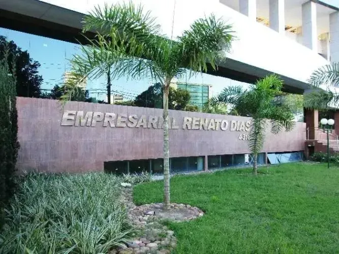 Vendo Sala Comercial 32m² no Derby | Sala Comercial no Empresarial Renato Dias