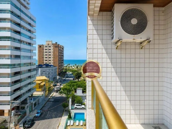 Apartamento à venda no Caiçara em Praia Grande com 3 dormitórios, suíte, 2 vagas e 120m²