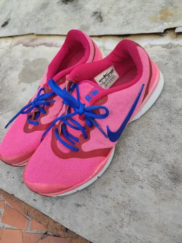 Tênis feminino