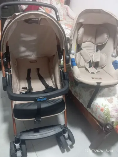 Vendo carrinho de bebê e bb conforto novinho