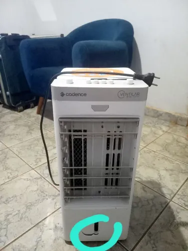 Vendo barato Climatizador de Ar Cadence 5,7 Litros - Leia o Anúncio!!!