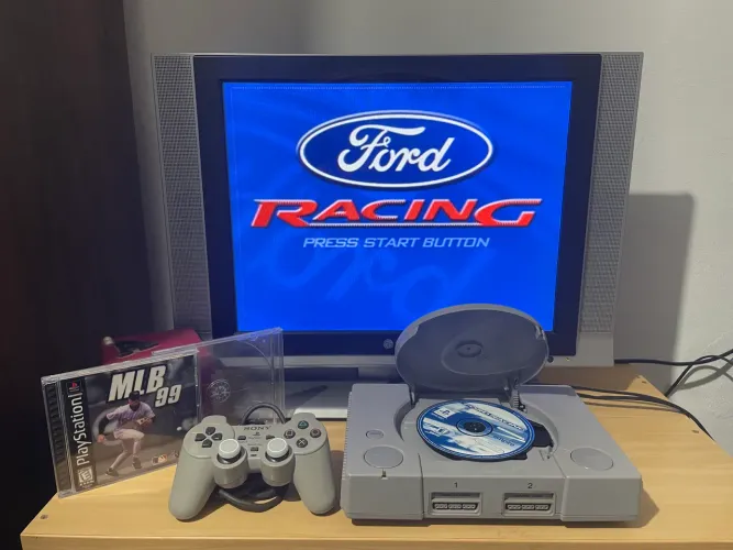 PlayStation 1 fat em excelente estado só está rodando jogos originais