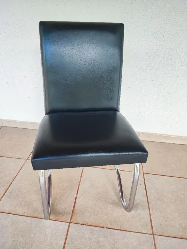 Vendo 5 cadeiras com asento estofado