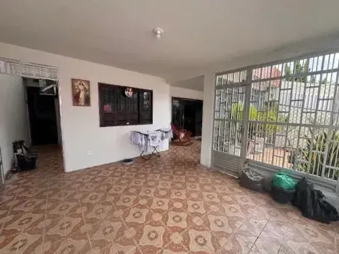 VENDO CASA ENORME, PERTO do SUPERMERCADO MIX MATEUS NO TRAPICHE