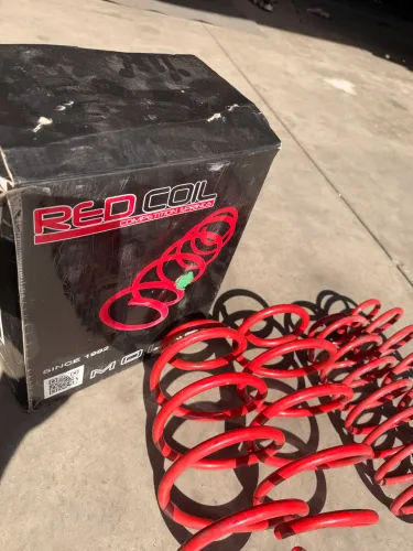 Vendo jogo de molas esportivas Red Coil RC-610 para Peugeot 208 nova geração.