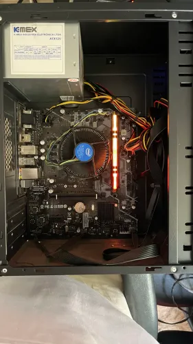 Pc completo Intel Core i5 10400, 8GB RAM, SSD 240GB + monitor + brindes