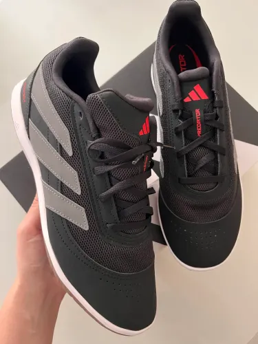 Chuteira Adidas Futsal tamanho 41 e 42 