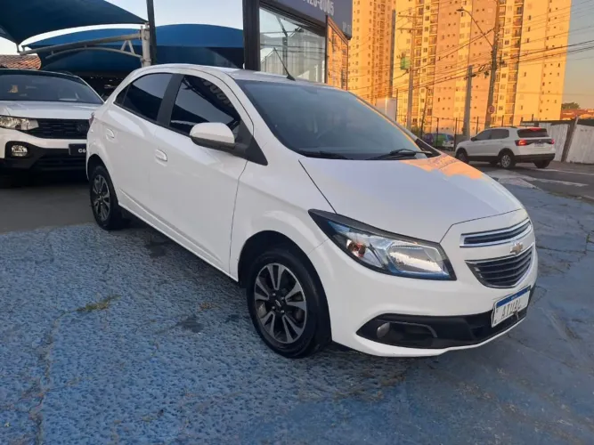 Chevrolet Onix Hatch LT 1.4 8V Flex Aut. 4P 2016