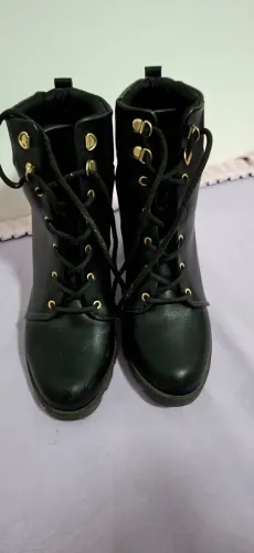 Bota coturno preta
