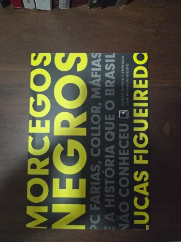 Morcegos Negros (Lucas Figueiredo)