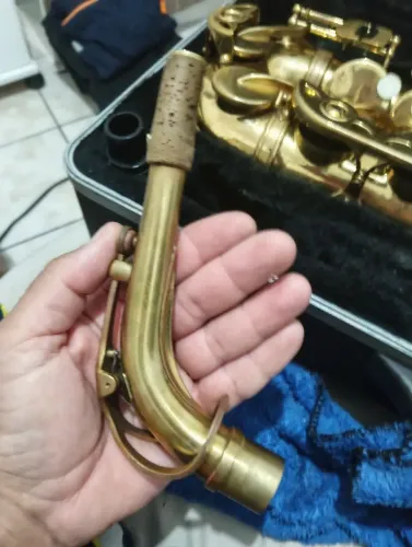 Vendo saxofone alto seminovo