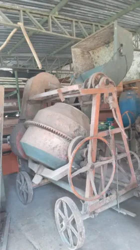 Betoneira de 400 Litros com Carregador