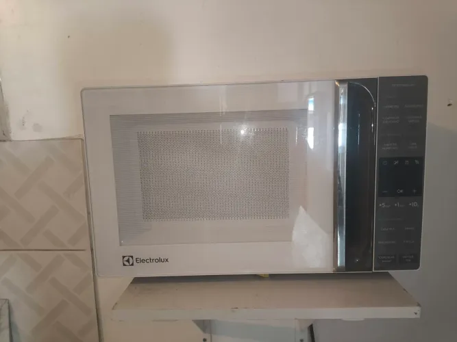 Microondas 23L Electrolux Branco Efficient