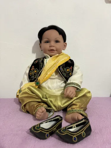Vendo 3 bebês reborns ,3 meninas e 1 menino por 150 reais cada um 