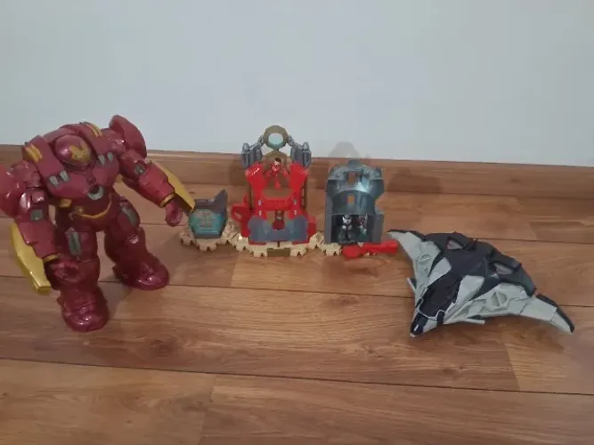 Homem de ferro laboratório, robô e nave vingadores R$ 310