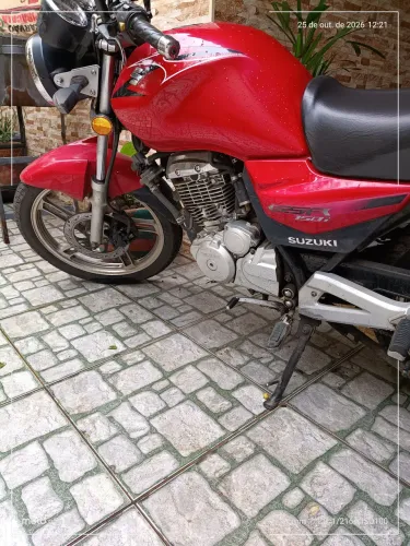 Suzuki 150 conservada