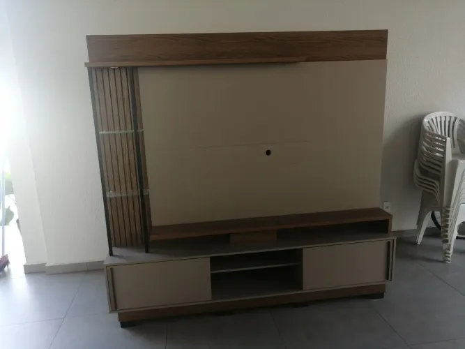 Painel para televisão, ótimo estado