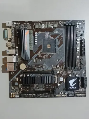 GIGABYTE B450 AORUS M