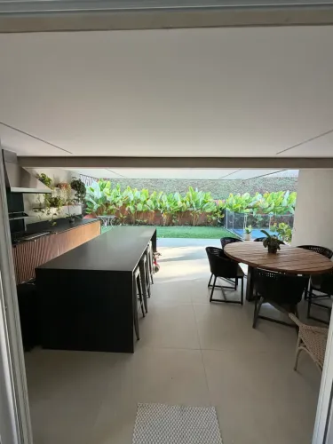 Apartamento para venda possui 205 metros quadrados com 3 quartos