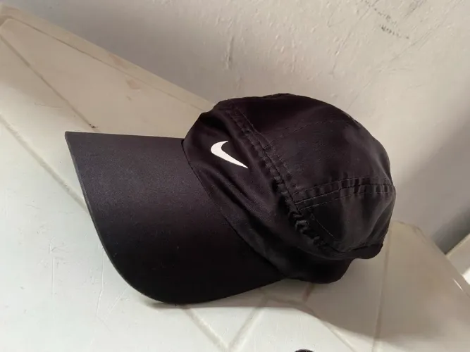Boné Nike preto 