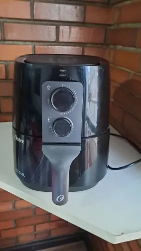Air Fryer da Oster , 3,3L 127V seminova 