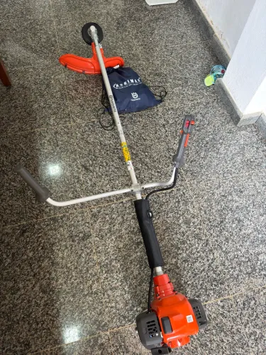 Roçadeira husqvarna 143RS