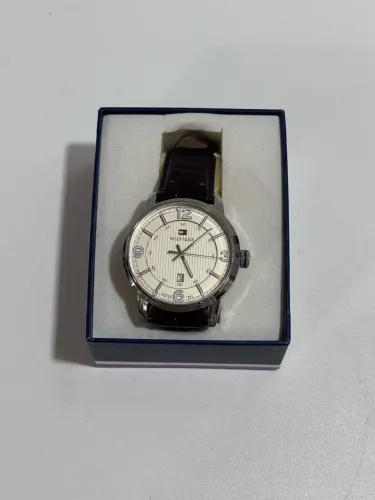 Relógio Tommy Hilfiger Masculino Original - Pulseira Couro, Caixa e Manual