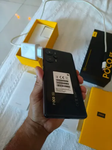 Poco f5 256 GB 12 Ram excelente estado!
