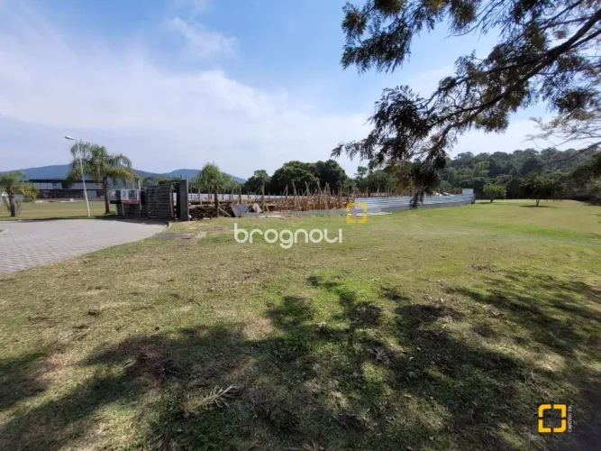 Terreno para venda em condomínio fechado no bairro Ingleses em Florianópolis/SC.