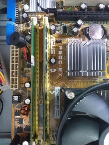 Placa mãe Asus 775 ddr2 com processador Pentium 5200