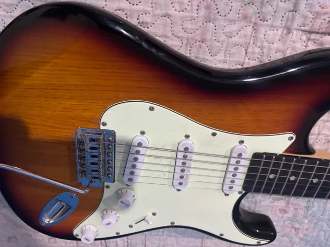 Guitarra memphis MG30 by tagima