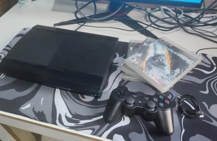Ps3 super slim desbloqueado, jogos e lota.