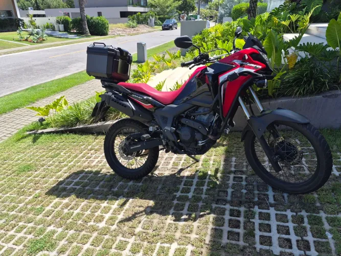 Vendo moto honda sahara 300