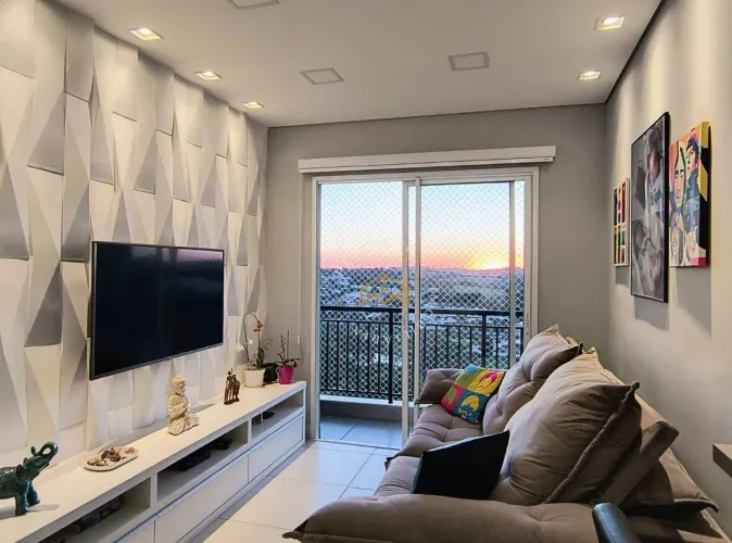 APARTAMENTO MODERNO E ACOLHEDOR NO CONDOMÍNIO RESIDENCIAL COLINA VERDE, LOCALIZADO EM VALI