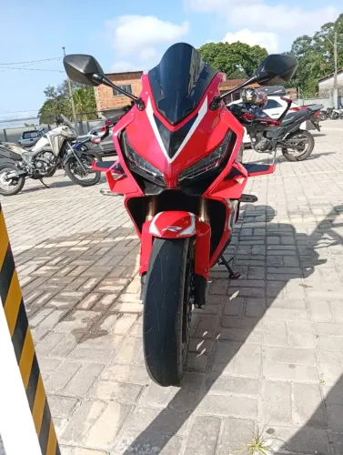 Cbr650r 2021 vermelha único dono 20 mil de assessórios