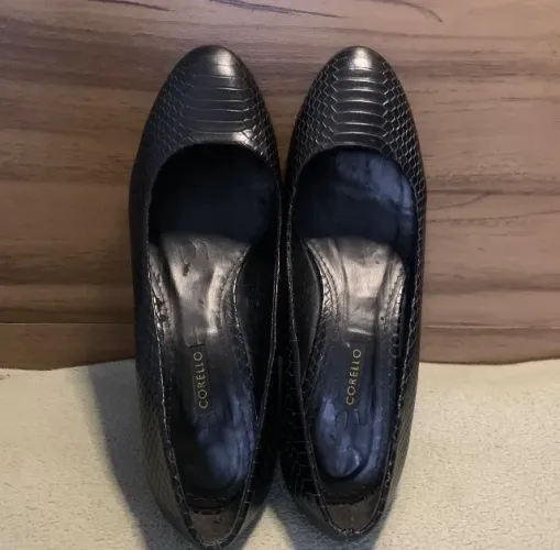 Sapato feminino. Preto. Corello.