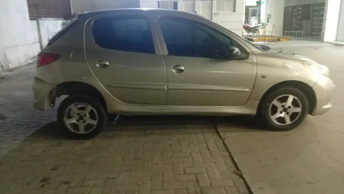 Peugeot 207 XR 1.4 Flex 8V 3P 2012