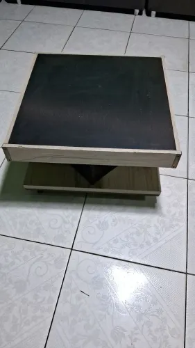 Mesa de centro com rodizio
