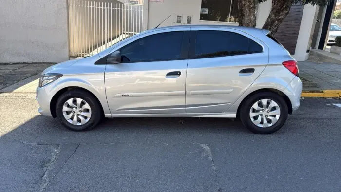 Chevrolet Onix JOY Hatch 1.0 8V Flex Mec. 4P 2019