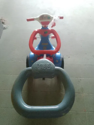 Triciclo Magic Toys