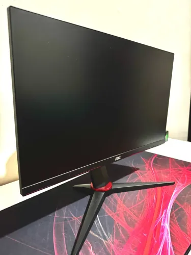 Monitor AOC Hero 143hz 24?