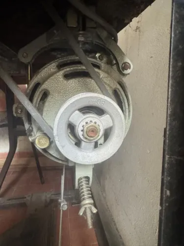 Máquina de Costura Brother DB2-B755