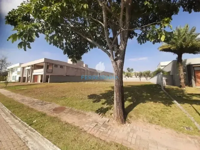 Terreno de 1200 m² no Ch Serimbura - São J. Campos. O condomínio com 2 quadras de tênis(sa