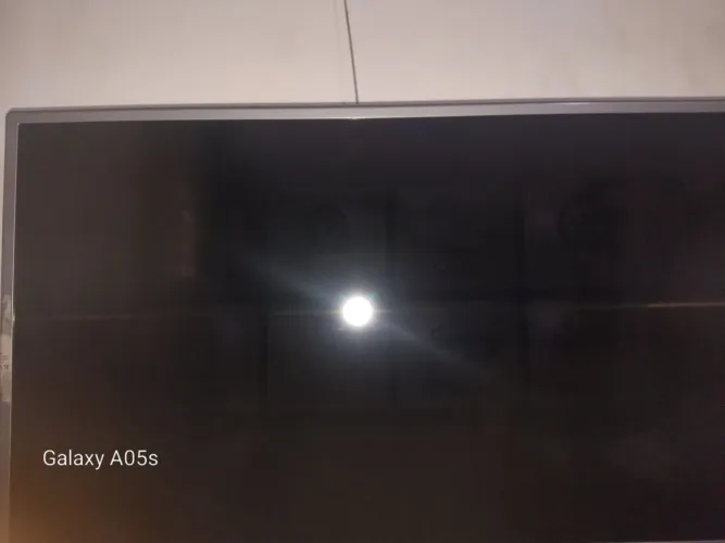 TV LG 32LB560B liga, mas está com o LED queimado (Tela escura)
